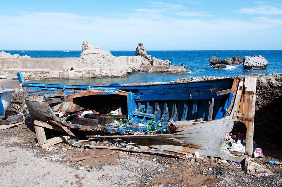 Ain-Taya Port Boat Broken