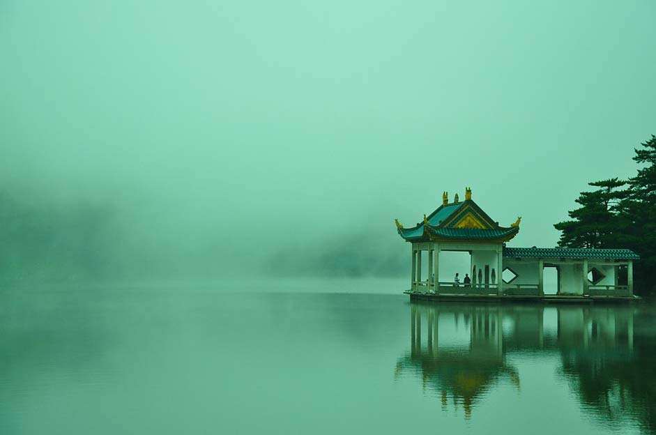 Cloud Lushan Lake Tourism
