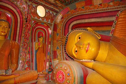 Sri-Lanka  Temple Sleeping-Buddha Picture