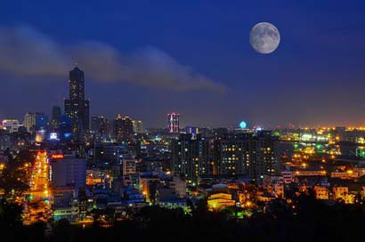 The-Urban-Landscape Moon Taiwan Kaohsiung Picture