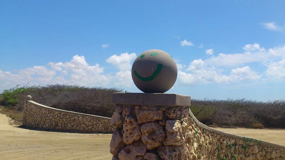 Aruba Wall Blue-Sky Smiley