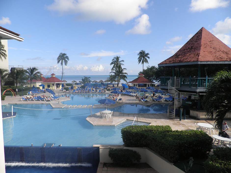 Tropical Ocean Hotel Pool