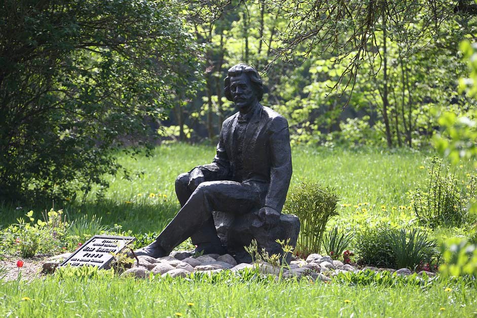 Statue Zdravnevo Repin Belarus