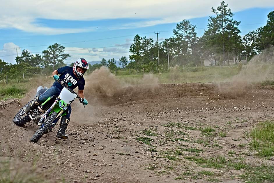 Dirt-Bike Rider Motocross Speed-Curve