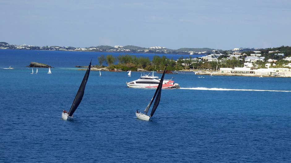 Ocean Travel Racing Sailboat