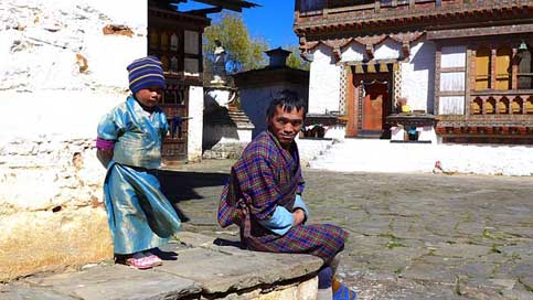 Bhutan  Resting Child-With-Father Picture