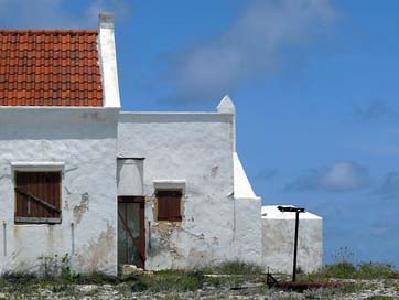 White-House  Bonaire Building Picture