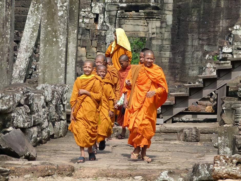 Temple Monks Angkor-Wat Cambodia