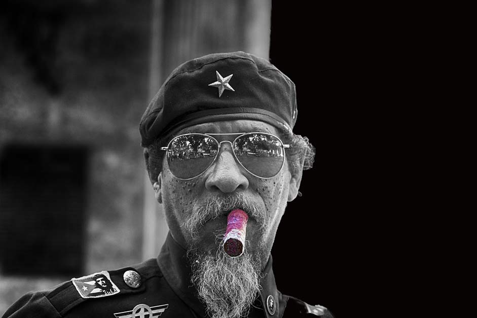 Cap Black-And-White Cigar Havana