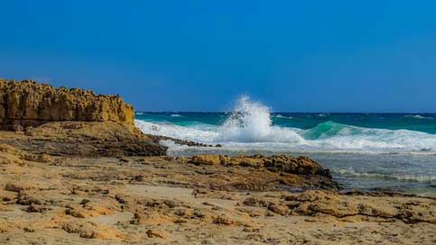 Rocky-Coast Sea Smashing Wave Picture