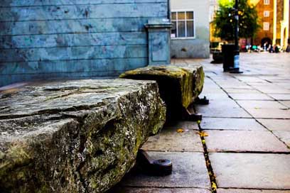 Bank Pedestrian-Zone City Stone Picture