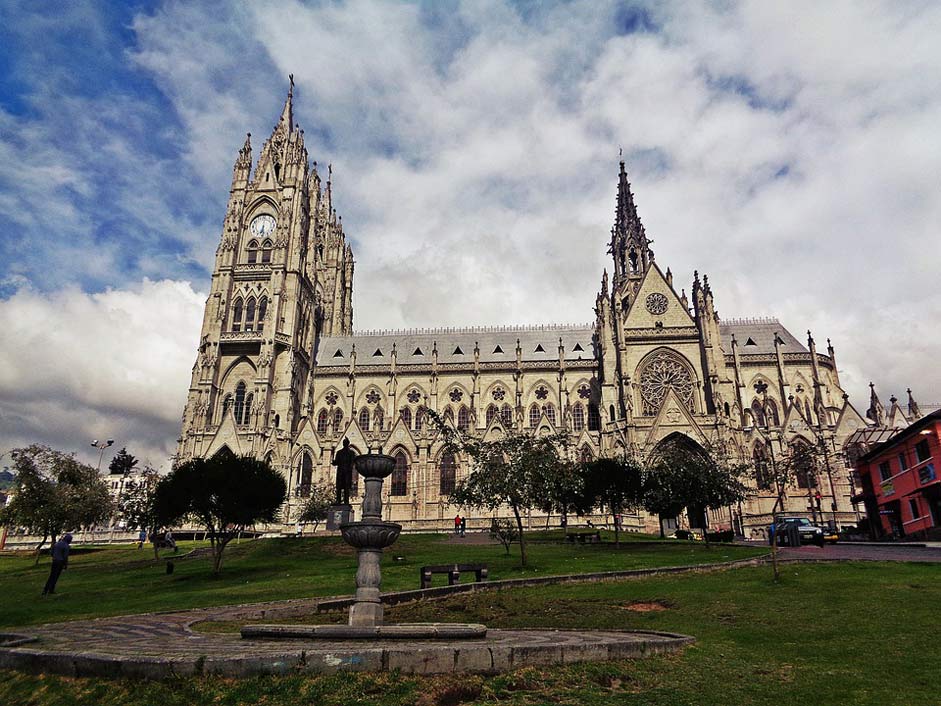 Neogotyk The-Cathedral Ecuador Quito