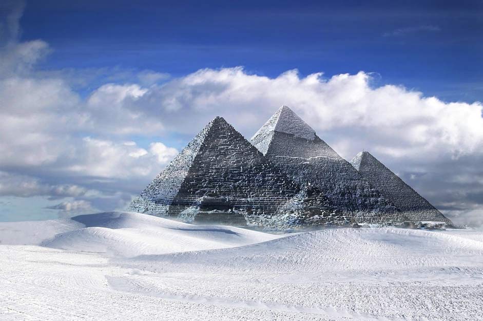 Snow Egypt Gizeh Pyramids