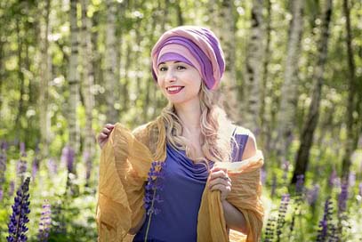 Turban Girl Nature Oriental-Style Picture