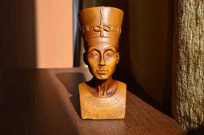 Nefertiti  Egypt The-Wife-Of-The-King-Akhenaten Picture