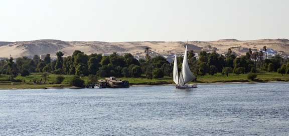 River-Nile Dhow Sailboat Egypt Picture
