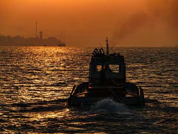 Tug Morgenrot Sunrise Powerboat Picture