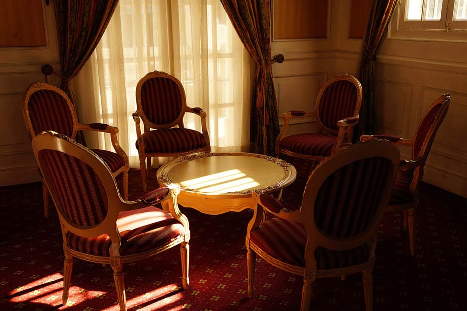 Palacio-Nacional El-Salvador Table Chairs