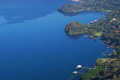 El-Salvador Blue Lake Coatepeque Picture