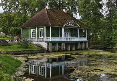 Summer-House Mood Lake Mirroring Picture