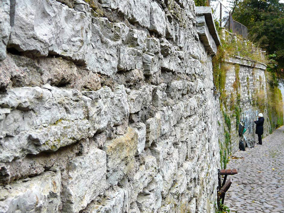 Old-Town Artist Stones Wall