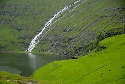 Faroe-Islands Fjord Cascade Saksun Picture