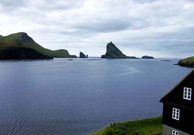 Srvgsfjrdur Calm-Seas Faroe-Islands Bur Picture