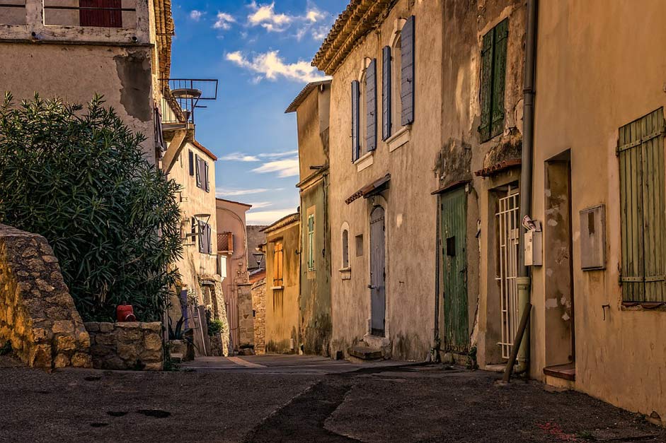 Old Historically Historic-Center Alley