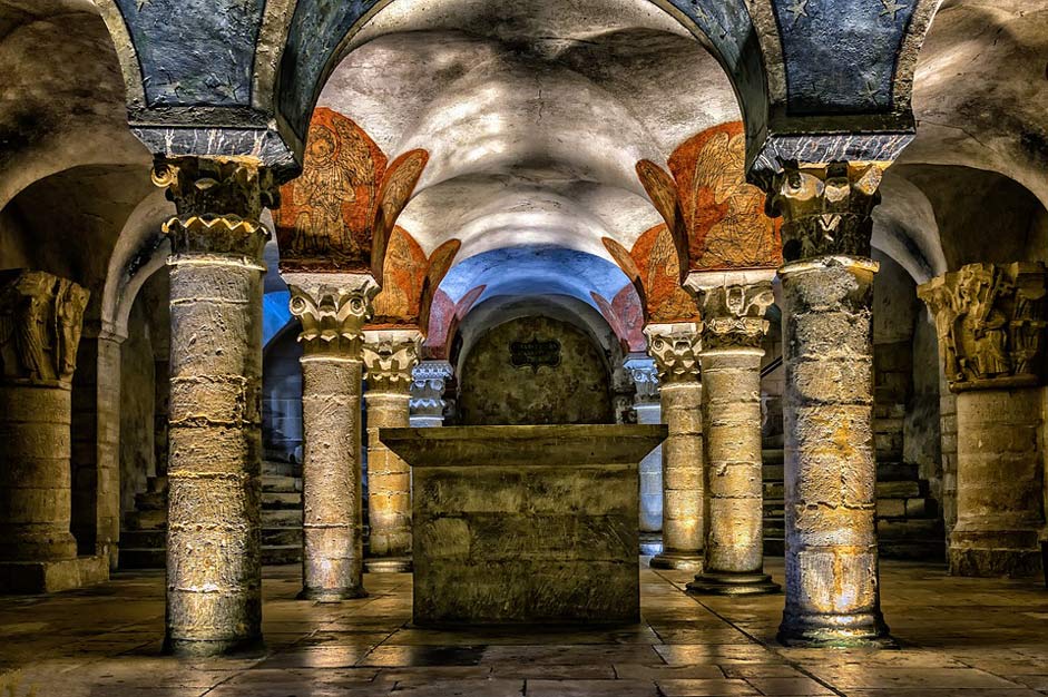 Tomb Burial-Chamber Crypt Grave