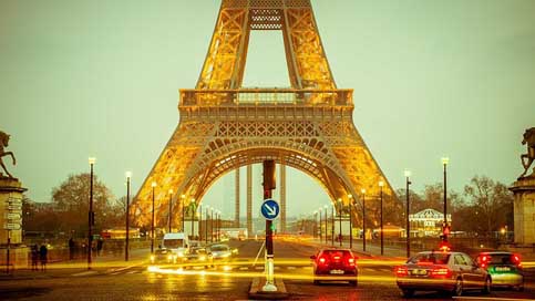 Eiffel-Tower Movement Lights Long-Exposure Picture