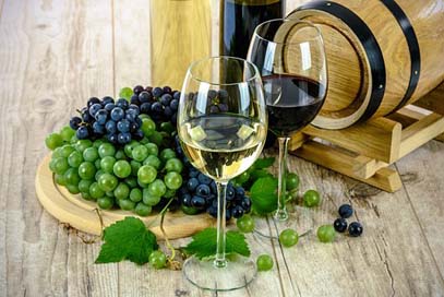 Wine Grapes White Glass Picture