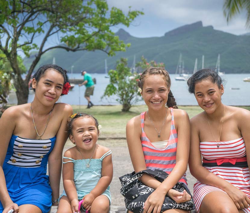 French-Polynesia Portrait Beach Girls