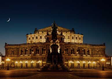 Dresden At-Night Historically Semper-Opera-House Picture