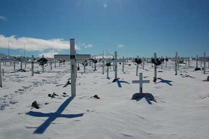 Cemetery Greenland Snow Cross Picture