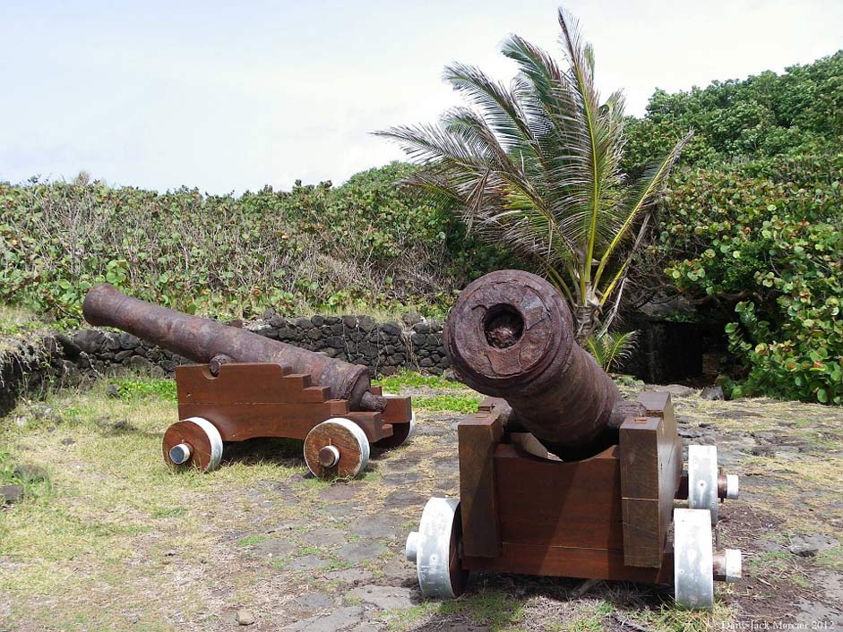 Vintage Military Gun Cannons