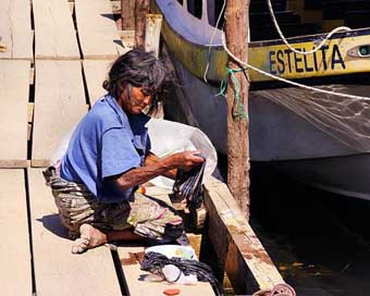 Guatemala Ethnic Laundry Peasant Picture