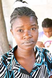 Haiti Haitian Woman Textile-Worker Picture