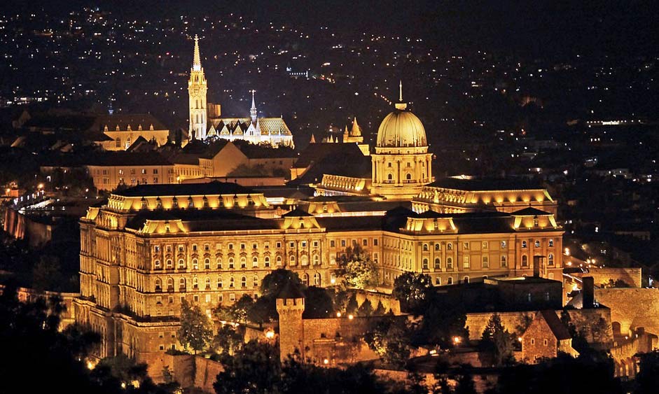  Matthias-Church Royal-Palace Budapest