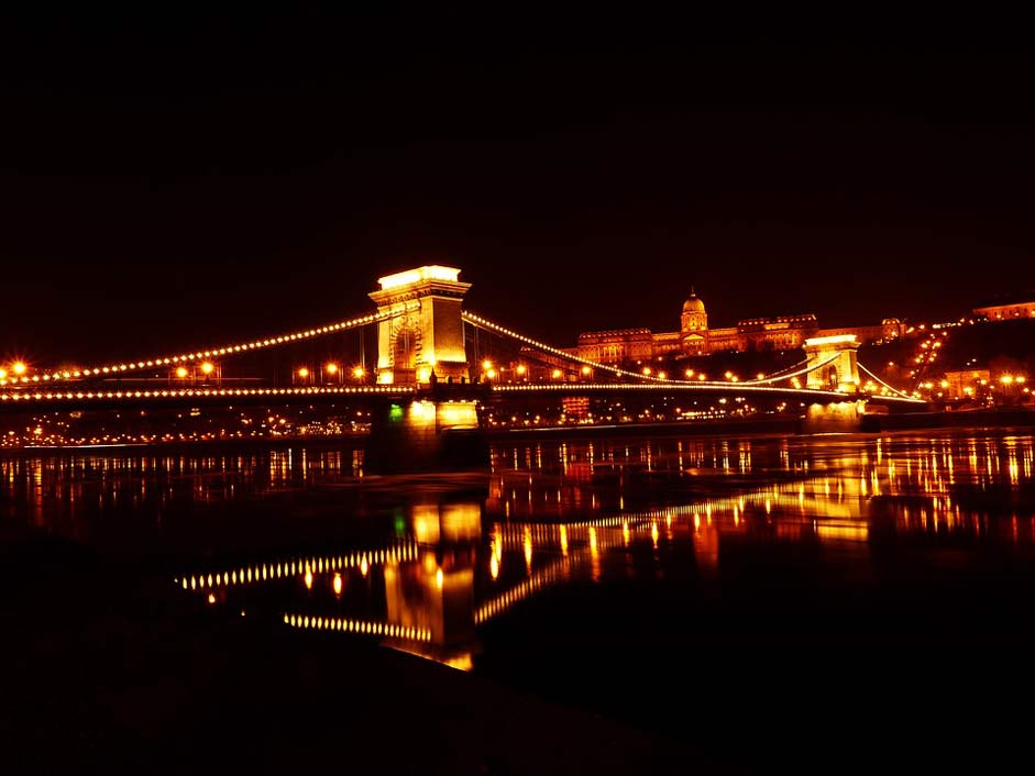 Architecture Night-Photograph Budapest Chain-Bridge