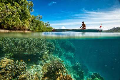 Landscape Boat On-The-Water-Surface Underwater Picture