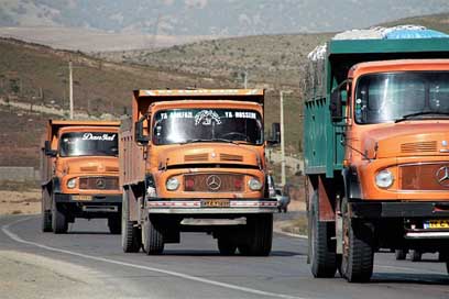 Iran Desert Truck Mercedes Picture