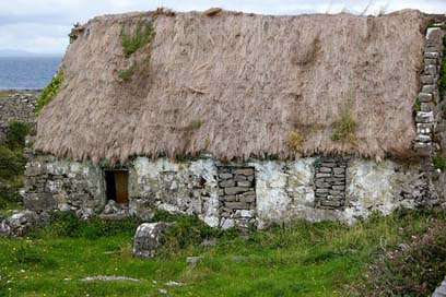 Thatched-Roof Cottage Irish Ireland Picture
