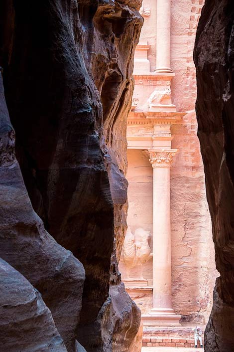 Player Stone-Palace Petra Jordan