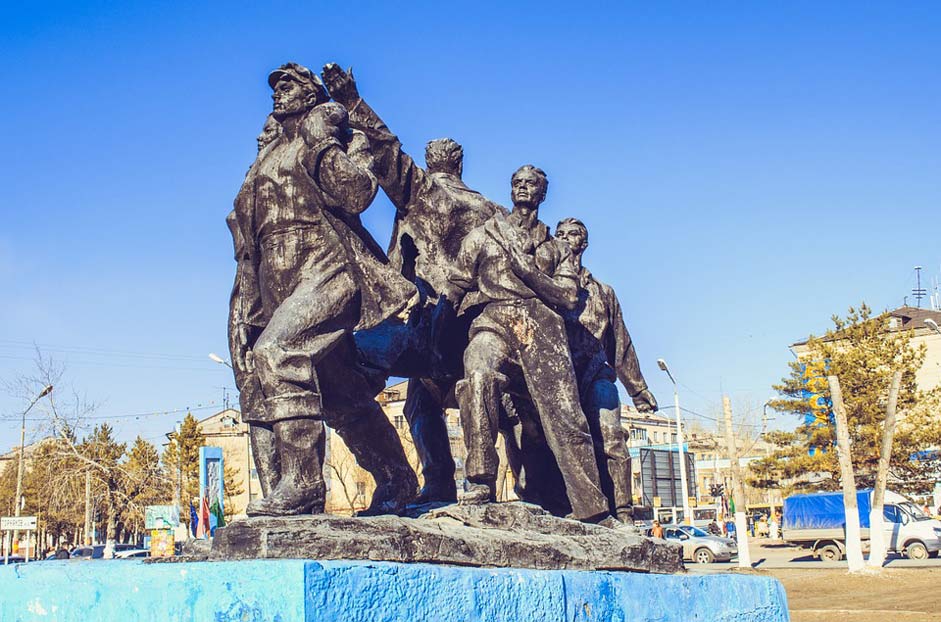 Kazakhstan Monument The-First-Builders Builders