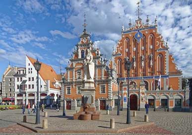 Latvia House-Of-The-Blackheads Town-Hall-Square Riga Picture