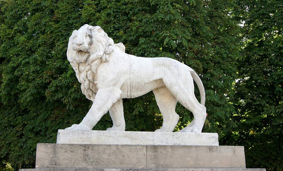 Luxembourg-Gardens Paris Statue Lion