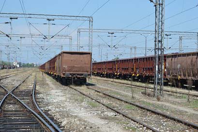 Train Cargo-Space Wagon Distance Picture