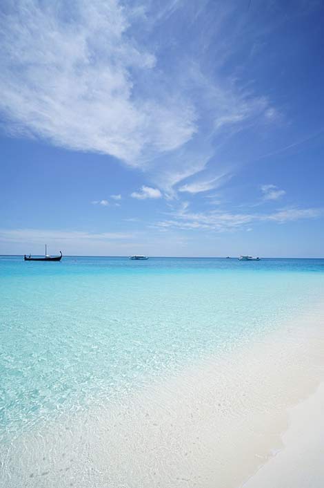 Summer Emerald-Sea Beach Maldives