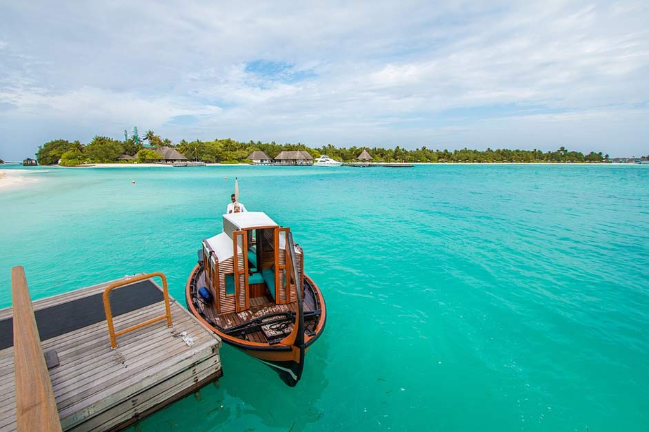  Ocean Maldives Ship