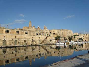 Malta Canal Clouds Sky Picture